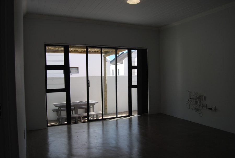 To Let 3 Bedroom Property for Rent in Golden Mile Western Cape